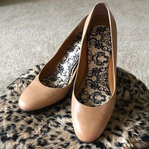 Via Spiga Camel Tan High Heels Size 7